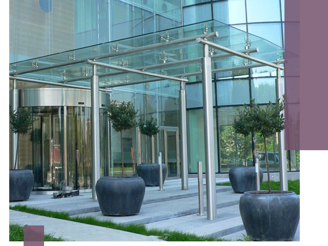 Навесы из стекла на заказ в Гагарине — монтаж и установка